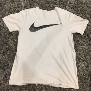 men’s nike shirt